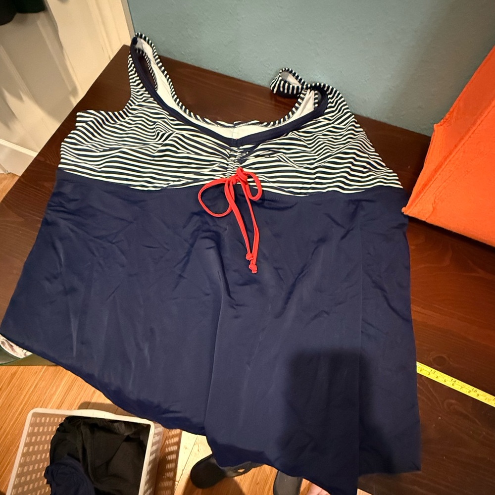 Elomi swim top and matching swim bra.